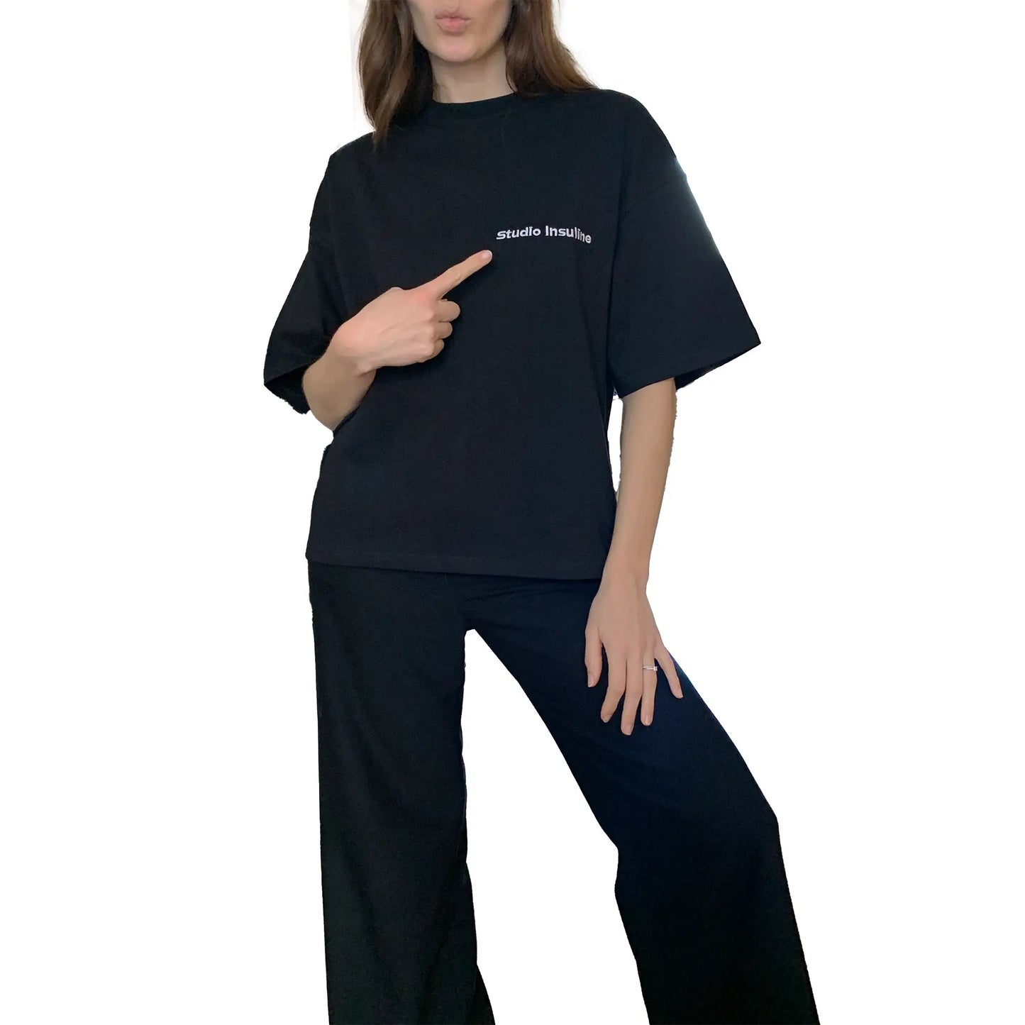 SHOW-OFF I Logo Brodé Black Oversized Boxy Tee.